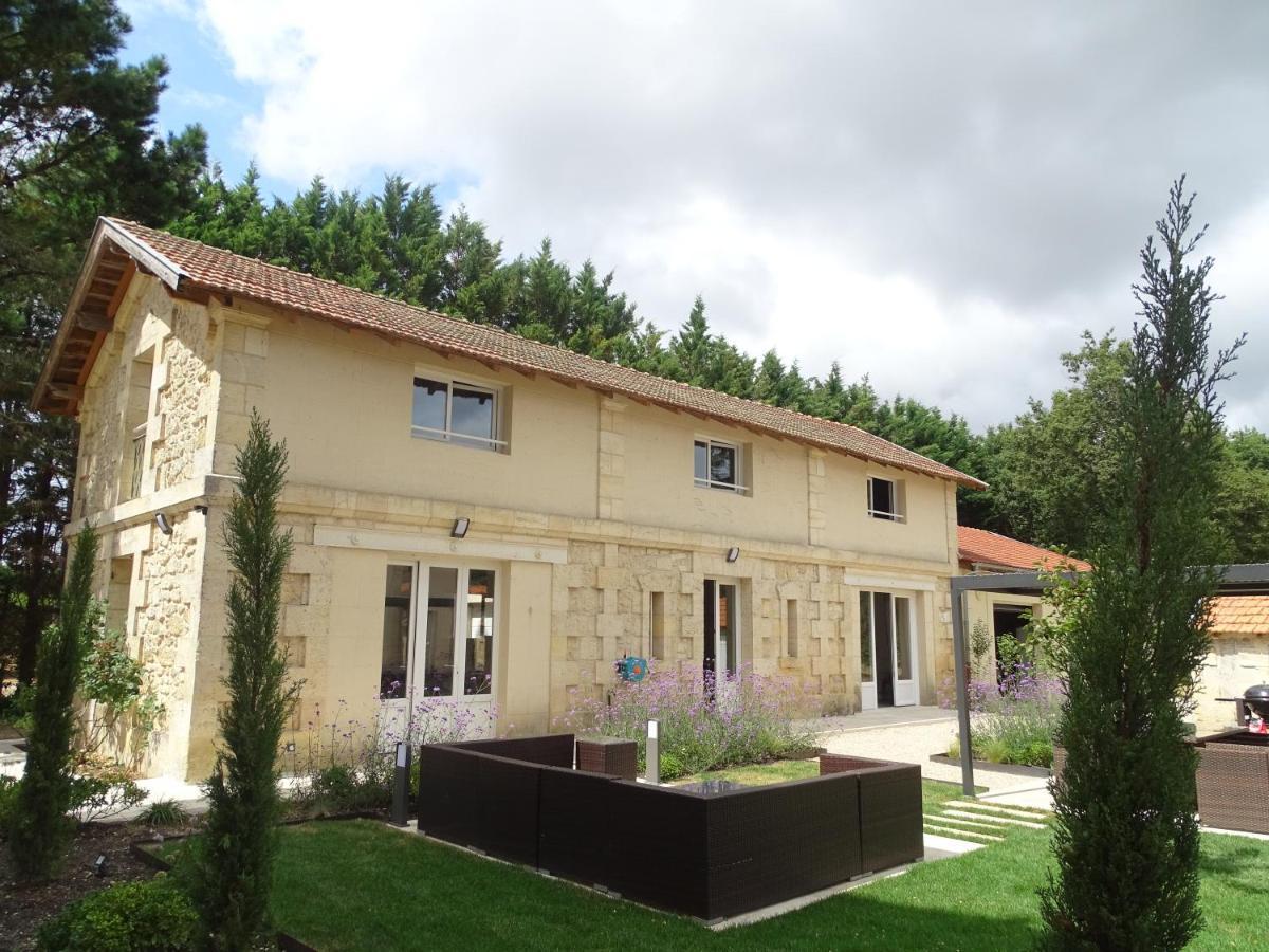 Château Lacroix de Civrac 4 étoiles, 3 ch, 7 pers Esterno foto