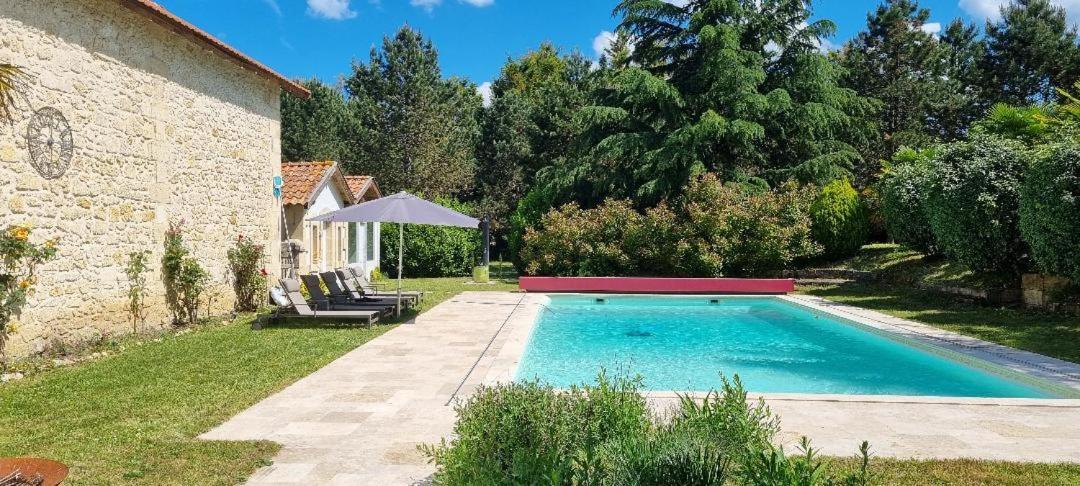 Château Lacroix de Civrac 4 étoiles, 3 ch, 7 pers Esterno foto