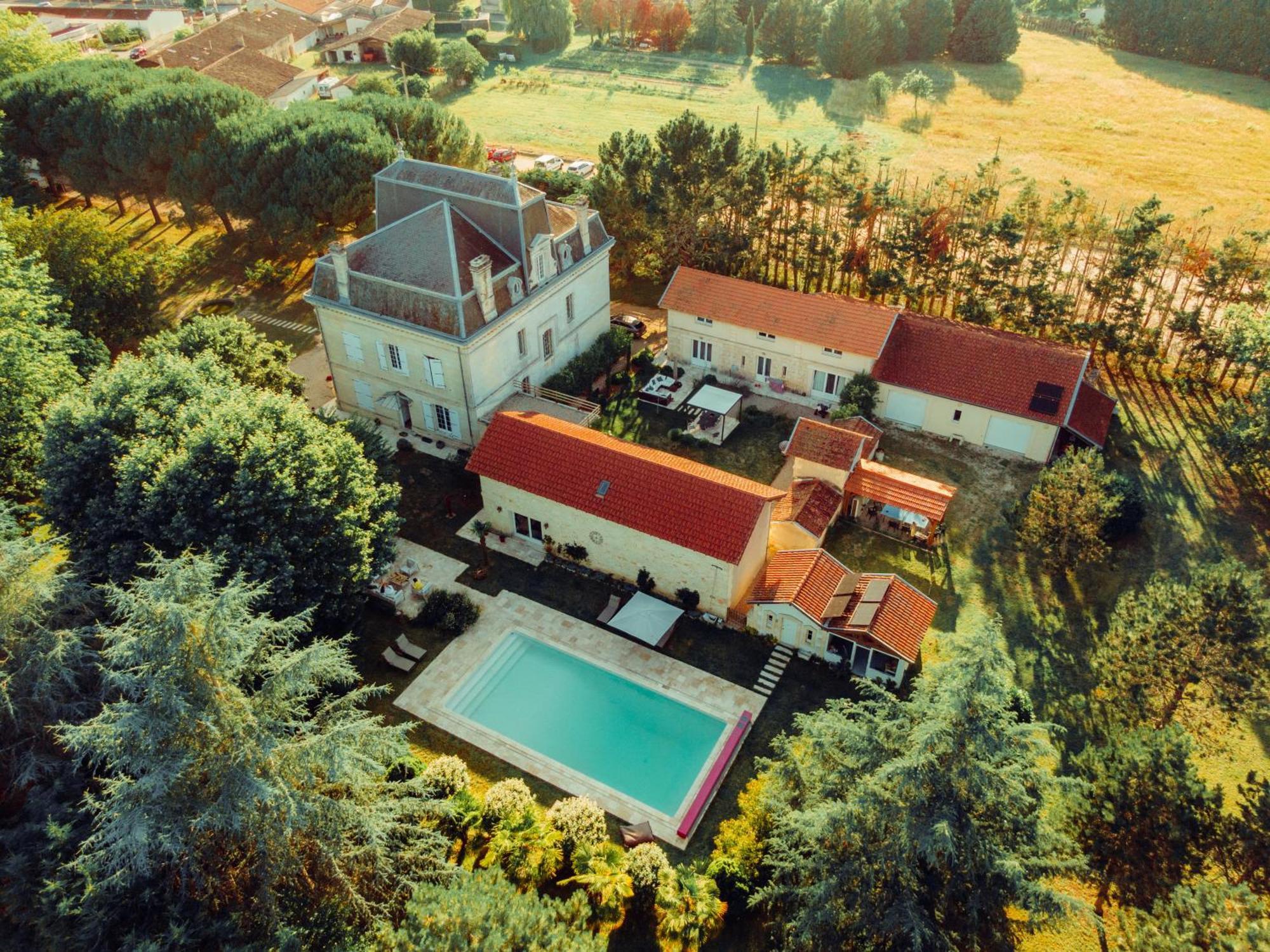 Château Lacroix de Civrac 4 étoiles, 3 ch, 7 pers Esterno foto