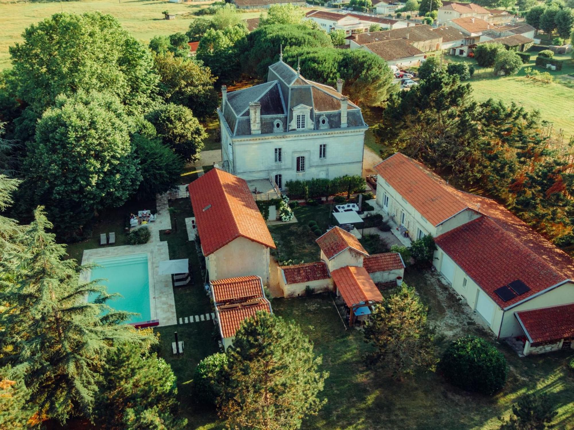 Château Lacroix de Civrac 4 étoiles, 3 ch, 7 pers Esterno foto